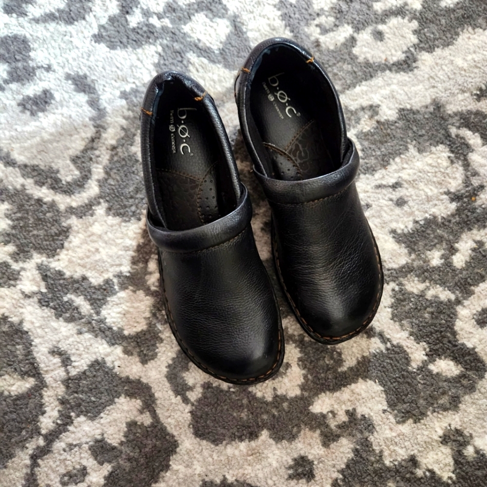 BOC black leather shoes  size 6